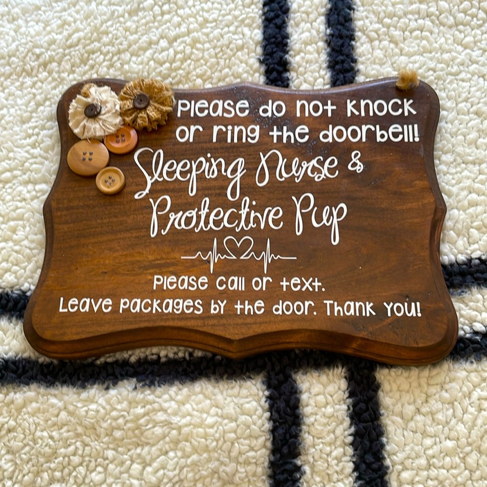 Front door sign for nurses